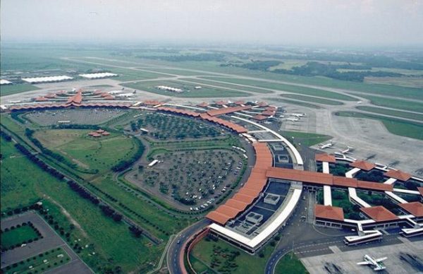 مطار سوكارنو