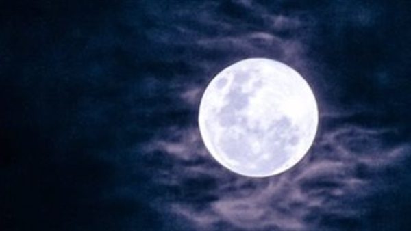 تفسير رؤية القمر في المنام للعزباء